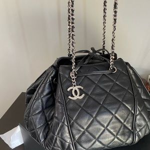 48HR SALE 100% Authentic CHANEL SAC CORDON Quilted Lambskin Black Med Bag